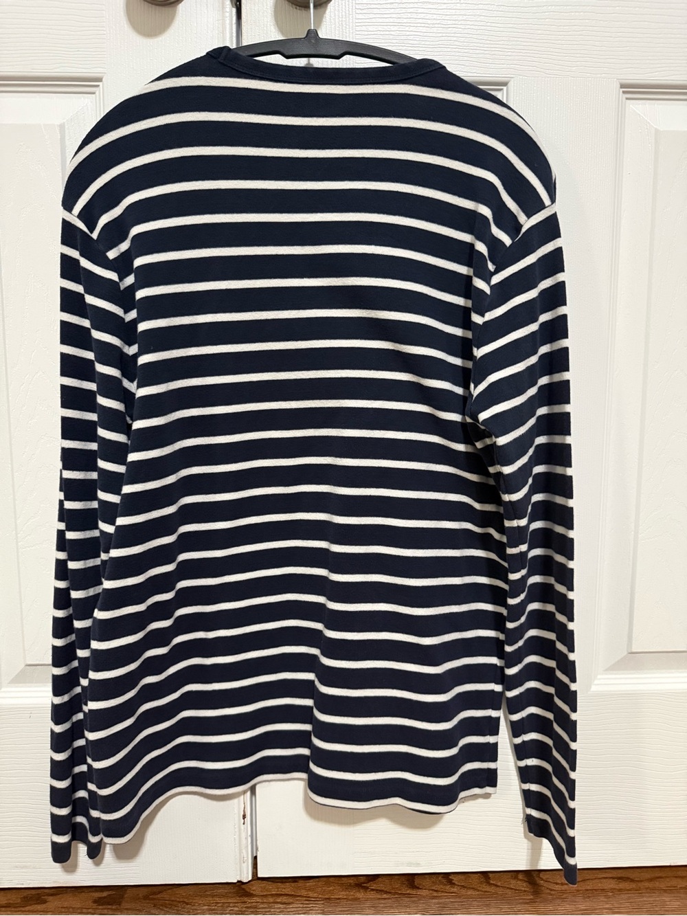 Old Navy Men's Striped Knit Crew Neck Long Sleeve Soft Cotton Tee Navy/White M - Picture 3 of 4